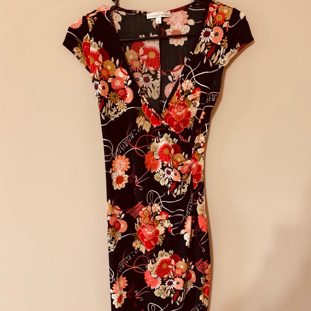 Vintage 70s Kimono Inspired Form Fitting Dress